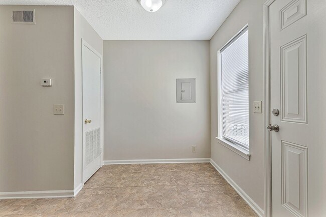 Building Photo - 3319A Felicia St