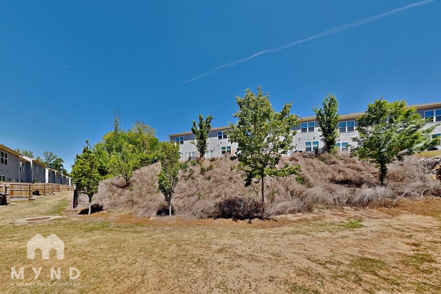 Building Photo - 2596 Coventry St SW