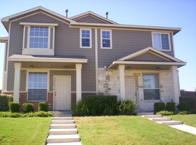 Primary Photo - 13704 Harris Ridge Blvd