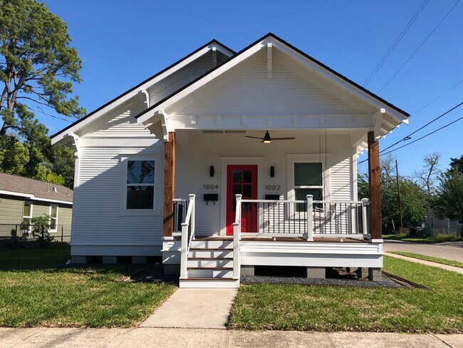 Primary Photo - 1004 Adele St