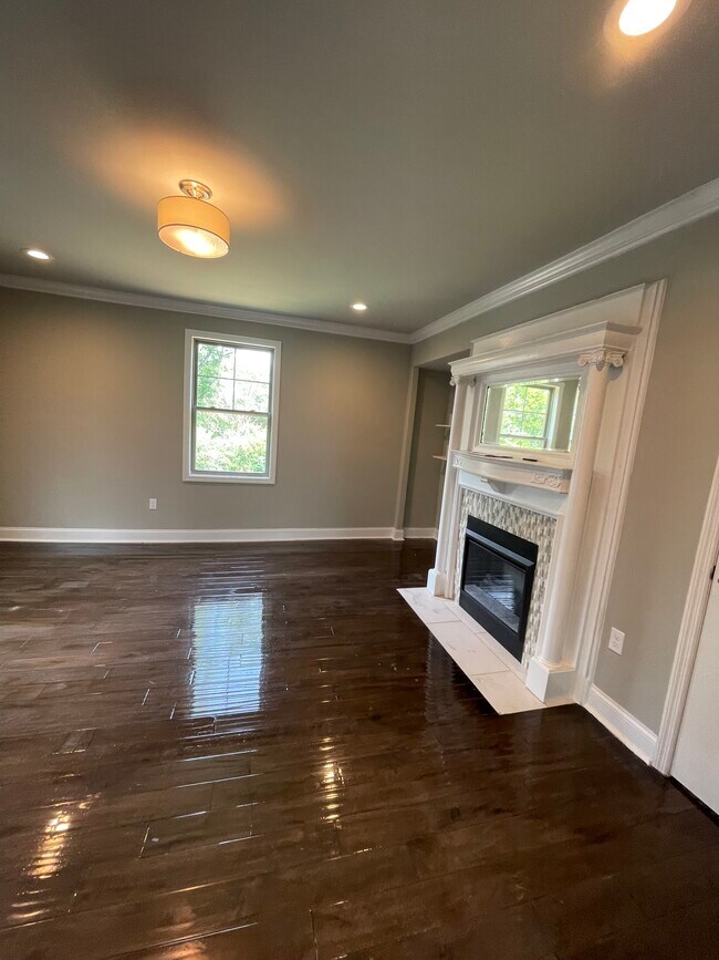 Building Photo - 1515 Chamberlain Ave