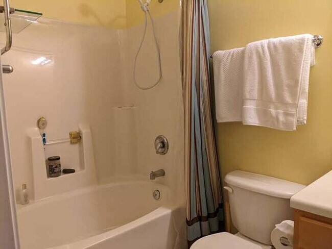 Building Photo - 960 Cinnamon Dr