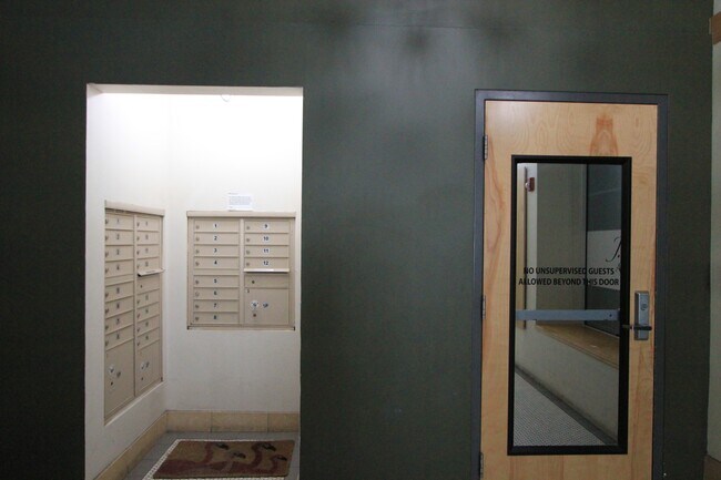 Building Photo - 163 W 200 S