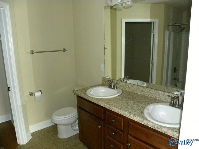 Building Photo - 708 Oak Cove Ln NW