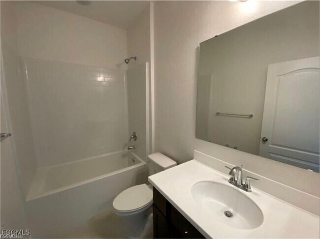 Building Photo - 2032 NW 32nd Ct