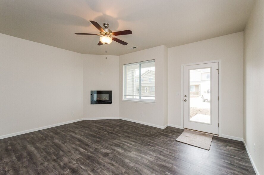 Building Photo - 1139 Lily Ln