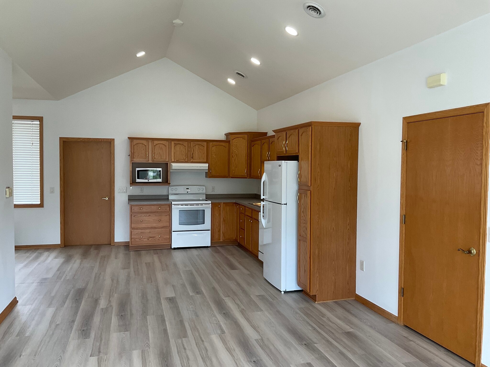 Building Photo - 5801 E Open Meadow