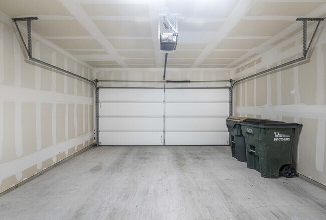 Building Photo - 904 Boatswain Wy