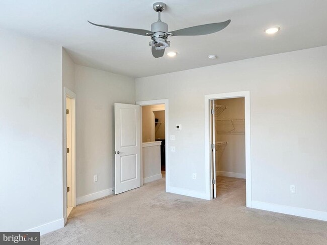 Building Photo - 1745 Riverbluff Ave