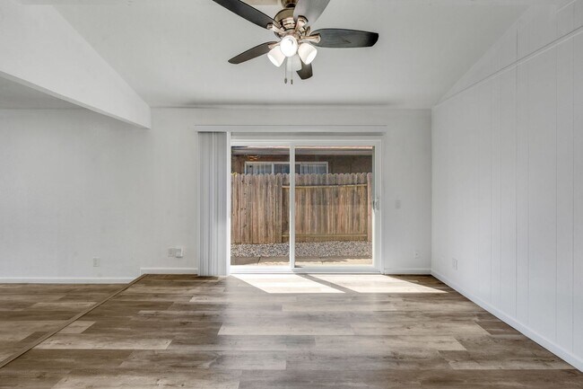 Building Photo - Updated Orangevale Duplex with Private Yard and Garage!