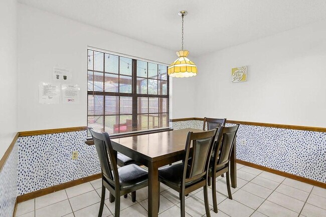 Building Photo - 937 Ridgewood Way