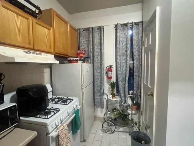 Building Photo - 2518 Bergenline Ave