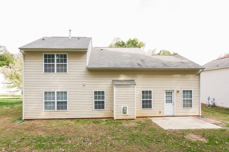 Building Photo - 1912 Pheasant Glen Rd