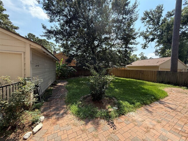 Building Photo - 4330 Meadow Springs Dr