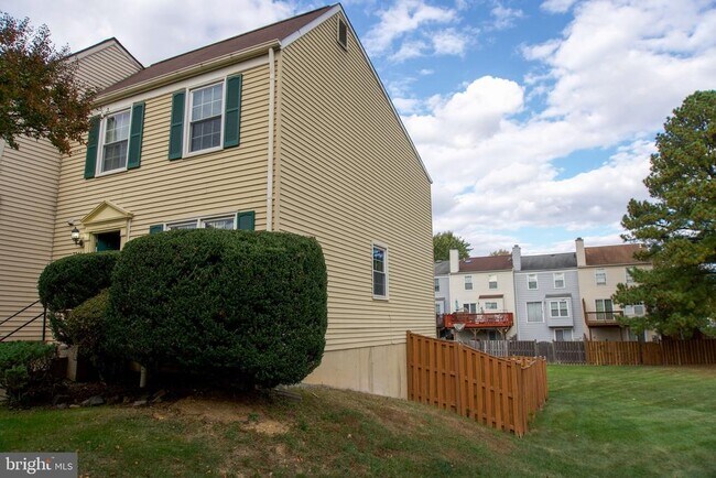 Building Photo - 7341 Crestleigh Cir