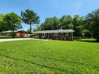 Building Photo - 445 Summerland Dr
