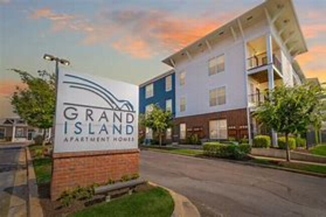 Building Photo - 286 Island Dr