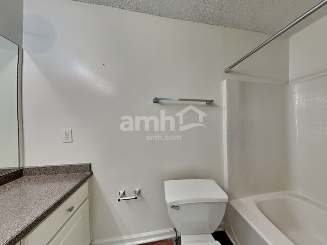 Building Photo - 415 Lokeys Ridge Rd