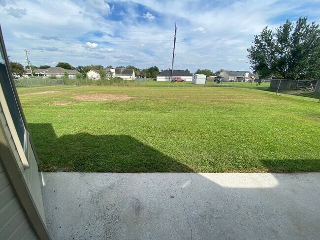 Building Photo - 3928 Laurelbrook Dr