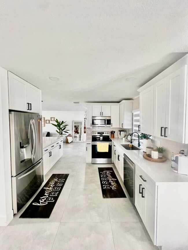 Building Photo - 231 SE 45th Terrace