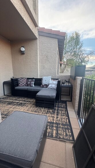 Building Photo - 8625 E Belleview Pl