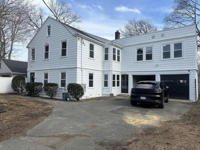 Primary Photo - 19 Nahant Pl