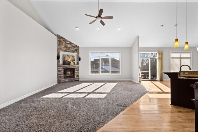 Building Photo - Stunning 4 bedroom Ranch in Elkhorn