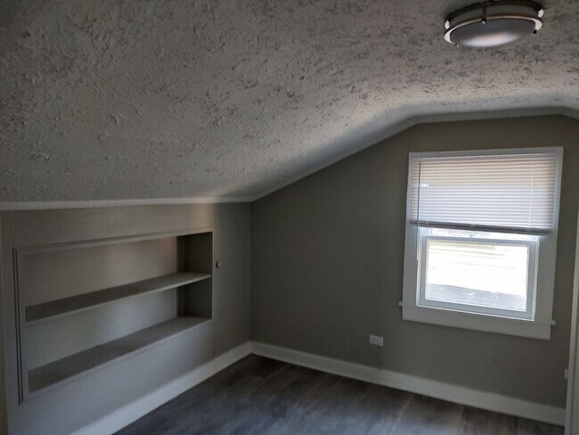 Building Photo - 4BR/2BA House- Newly renovated