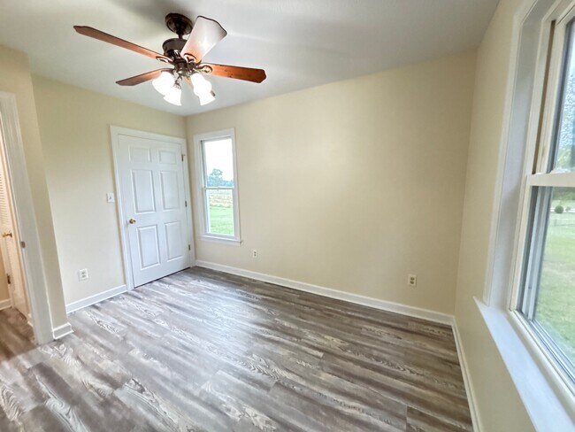 Building Photo - 10399 Hope Cir