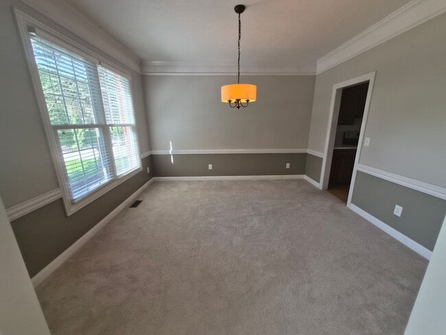 Building Photo - 6237 Muirloch Ct S