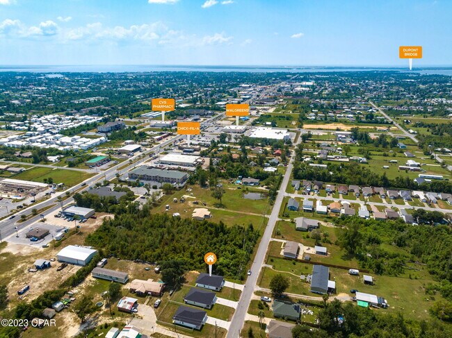 Building Photo - 526 Camellia Ave