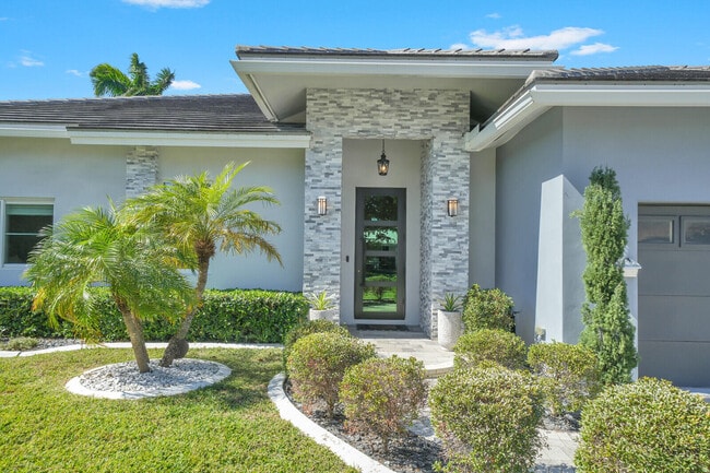 Building Photo - 875 SE 13th Ave