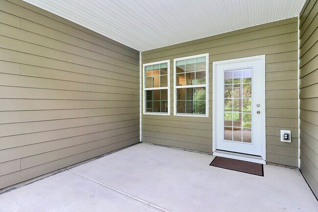 Building Photo - Residential Home located in premier 55+ Gated Community