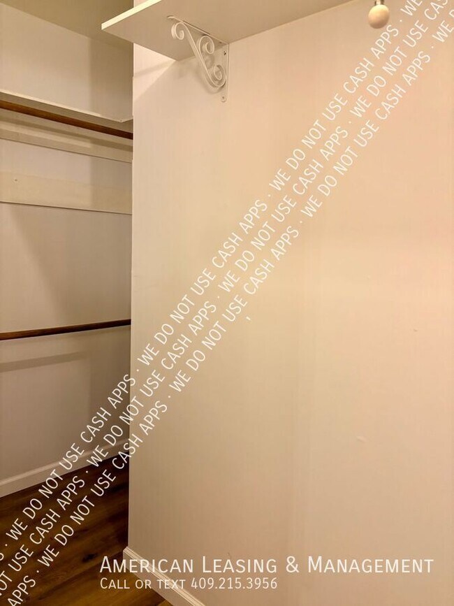 Building Photo - 908 Townwood-