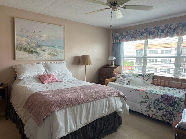 Building Photo - NEW PRICE!  Costa Brava Venice Island 2BR/2BA Condo