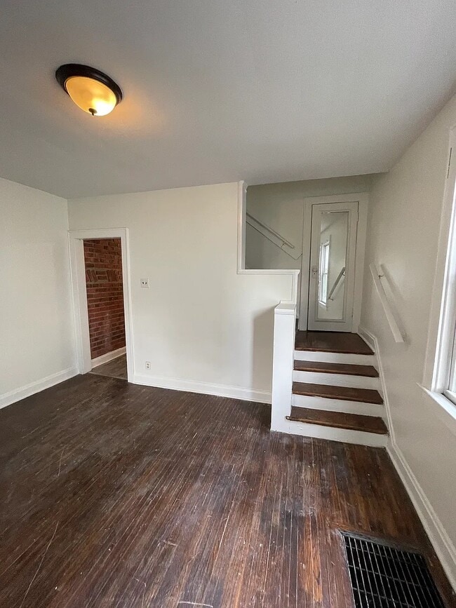 Building Photo - 1261 E 23rd Ave