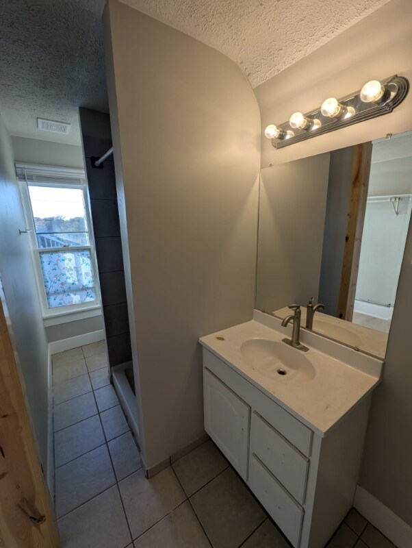 Building Photo - 3827 S 48th St