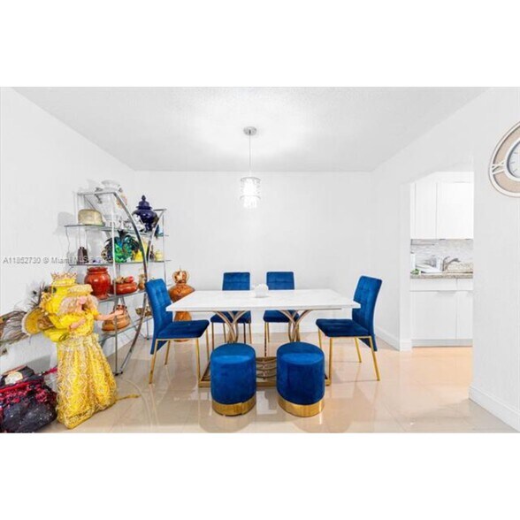 Building Photo - 7419 SW 152nd Ave