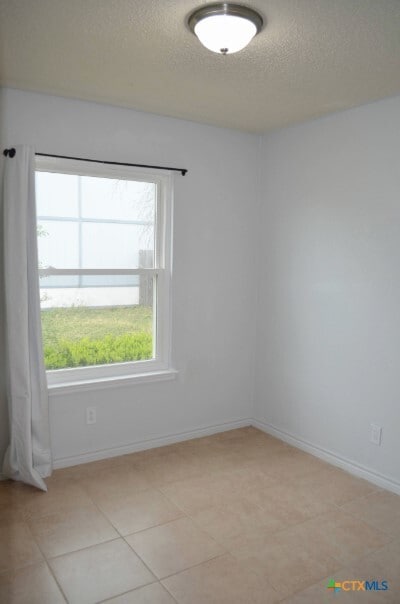 Building Photo - 2505 Hemlock Dr