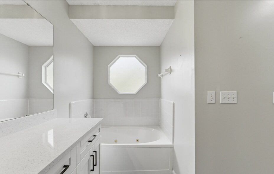 Building Photo - 11356 Sutton Lakes Ct