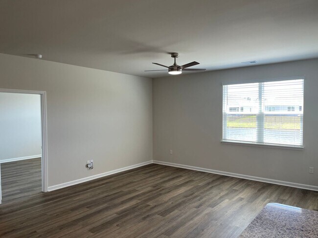 Building Photo - 3 Bedroom 2 Bathroom House in Supply NC