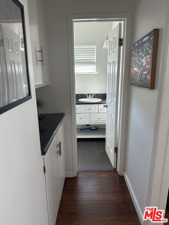 Building Photo - 1441 S Hayworth Ave