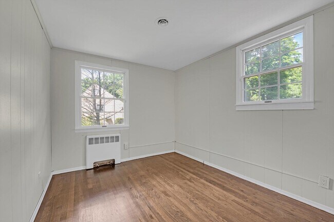Building Photo - 137 Salem Rd