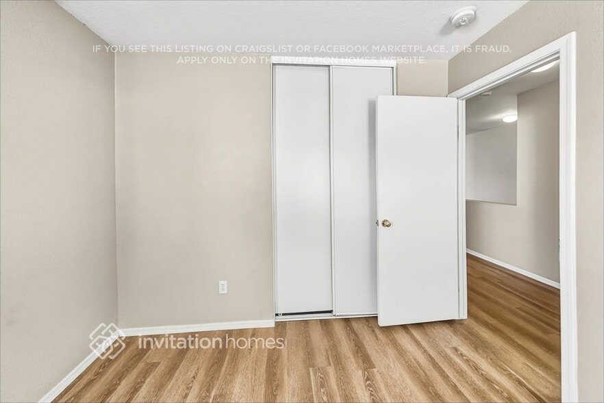 Building Photo - 3035 E Santa Rosa Dr