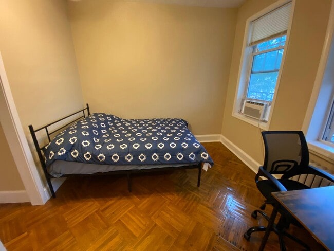 Building Photo - 4003 8th St NW