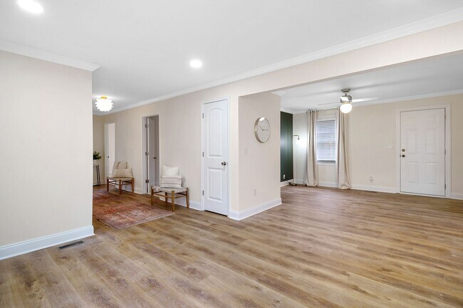 Building Photo - Downtown Greenville Market- Fully Renovate...