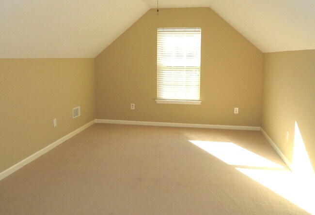 Building Photo - 1087 Waltons Pass