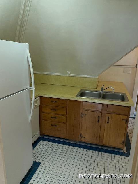 Building Photo - 139 Antrim St