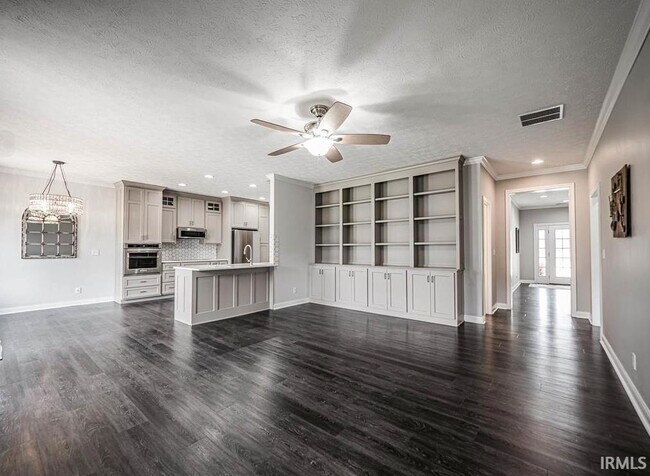 Building Photo - 2747 Thornhill Dr