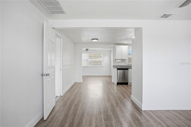 Building Photo - 3301 Rosefield Dr
